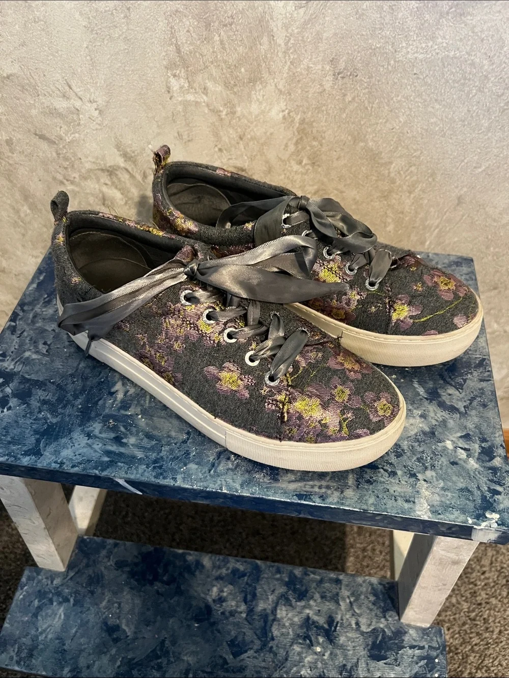 Women’s Floral gray Lace-Up Sneakers - Casual Everyday Shoes